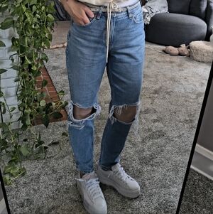 Women's American Eagle Outfitters Mom Jeans 6 Blue Denim Distressed